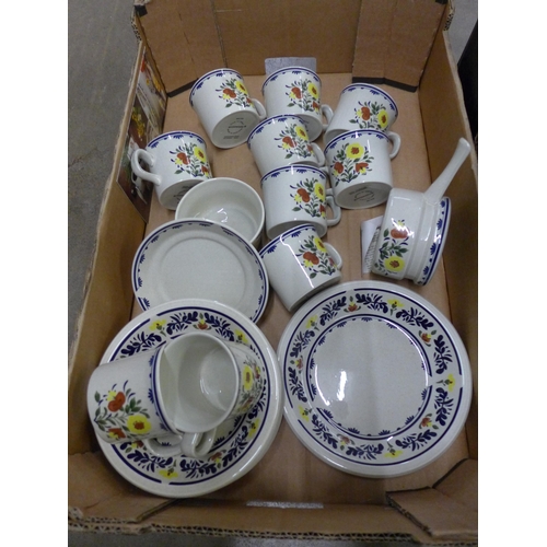 1239 - Wedgwood Breton tea and dinnerware **PLEASE NOTE THIS LOT IS NOT ELIGIBLE FOR POSTING AND PACKING**