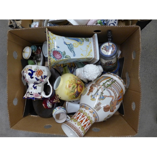 1242 - Assorted items; vases, decorative items, etc. **PLEASE NOTE THIS LOT IS NOT ELIGIBLE FOR POSTING AND... 