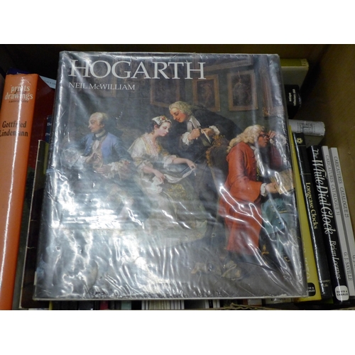 1247 - Art and antique reference books and catalogues **PLEASE NOTE THIS LOT IS NOT ELIGIBLE FOR POSTING AN... 