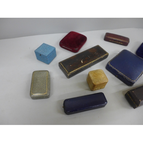 656 - Vintage jewellery boxes