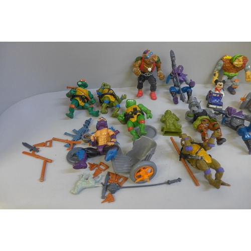 691 - A collection of Teenage Mutant Ninja Turtles action figures