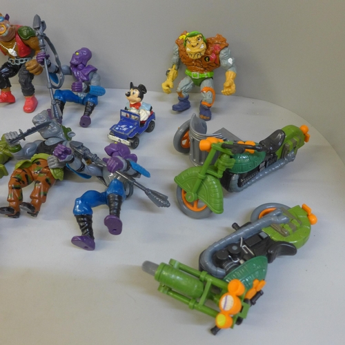 691 - A collection of Teenage Mutant Ninja Turtles action figures