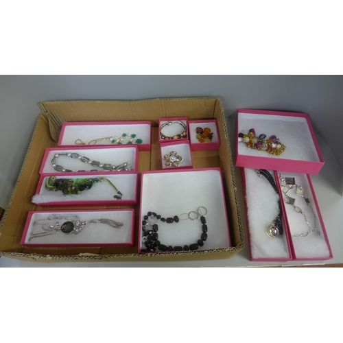 768 - Costume jewellery in Ciro boxes