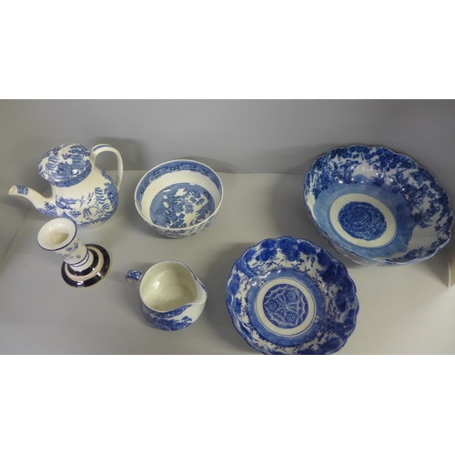 798 - Large and medium oriental pattern blue and white bowls, a Wedgwood blue and white Willow pattern cof... 