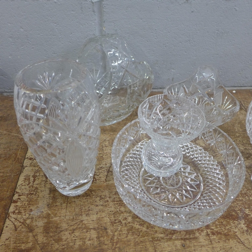 807 - Six items of crystal; a footed bowl, a dish, two basket dishes, a glass and a vase