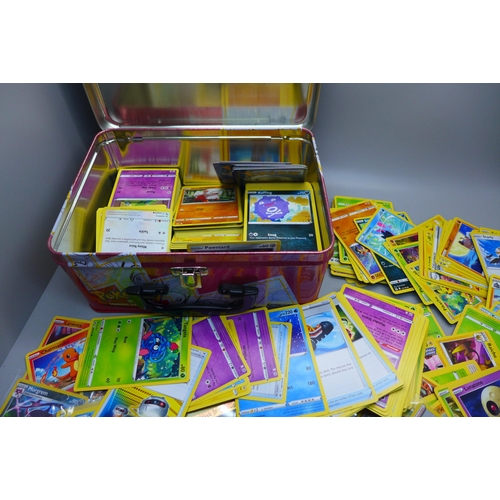 839 - 530 Pokemon cards with 30 holos, various sets, Crown Zenith, Celebrations and Astral Radiance