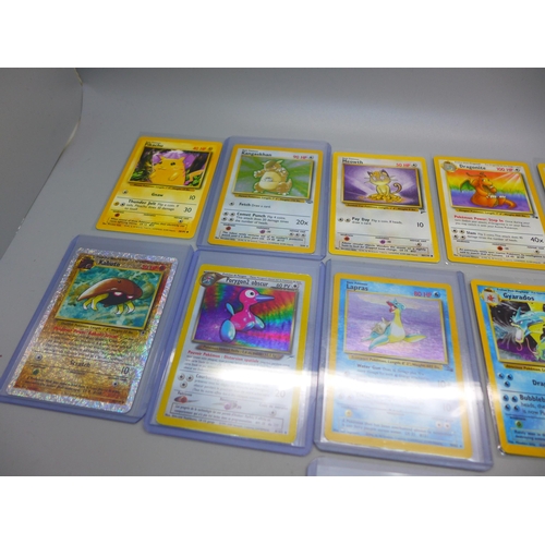 845 - 1995 Vintage Pokemon cards with holos, plus others from early sets, 12 cards with 7 holos