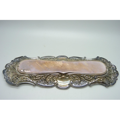 894 - A silver pierced pen tray, 62g