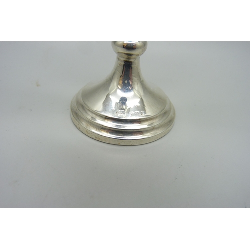 895 - A silver posy vase with weighted base, 135g, a/f