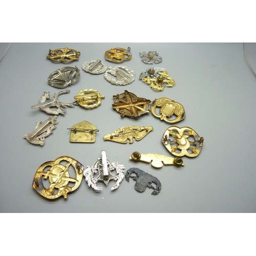 937 - Military cap badges including reproduction