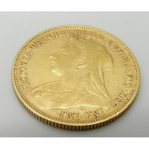 979 - A 1894 gold sovereign