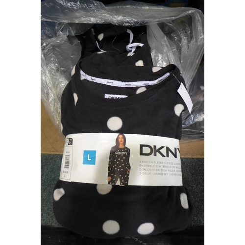 3020 - Bag of Women's DKNY Black fleecy loungewear - mixed size * this lot is subject to VAT