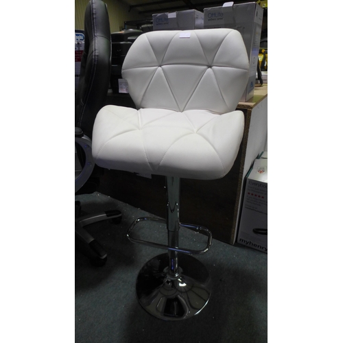 3032 - White leather effect, gas-lift, swivel bar stool on chrome circular base