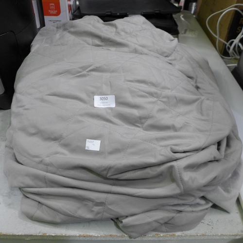 3050 - Weighted Blanket (182cm x 122cm)      (284-114) * This lot is subject to VAT