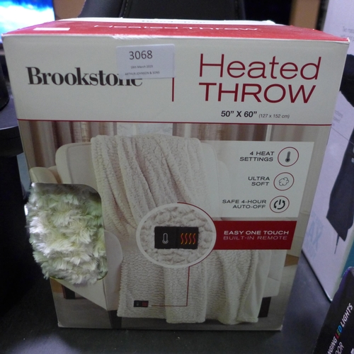 3068 - Brookstone Heated Throw (50 x 60) (284-294) * This lot is subject to VAT