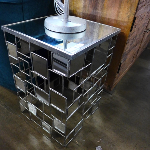 1369 - A metal and mirrored side table