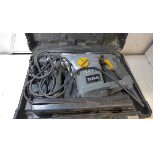 2004 - Titan magnesium SDS breaker type drill in case and Macallister 400mm boxed tile cutter