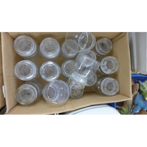 2081 - Approx. 14 Yankee candle glass jars