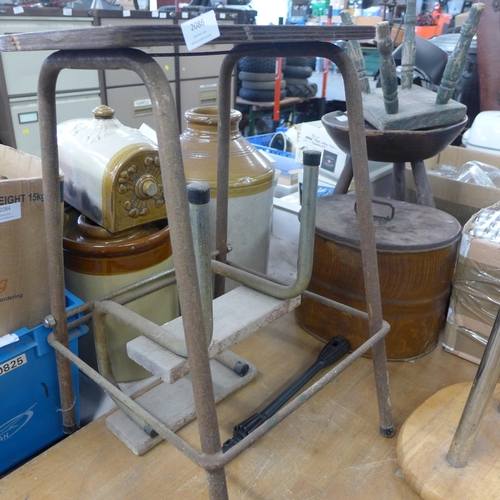 2086 - Caravan step, 2 wooden stools, metal ash bin and footed copper pot