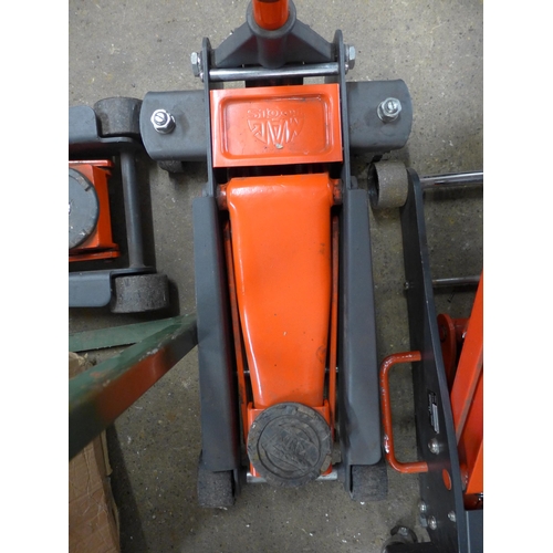 2393 - Mac Tools garage trolley jack (3 tonne)