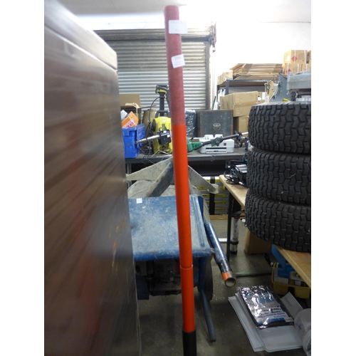 2394 - Mac Tools garage trolley jack (2.5 tonne)