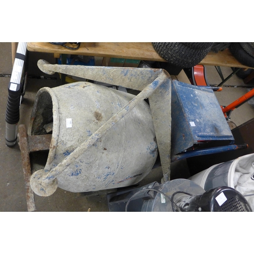 2402 - Honda VX petrol-driven cement mixer