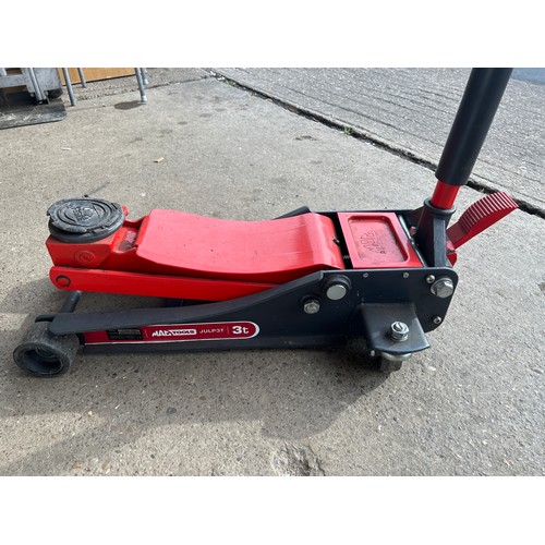 2395 - Mac Tools garage trolley jack (3 tonne)