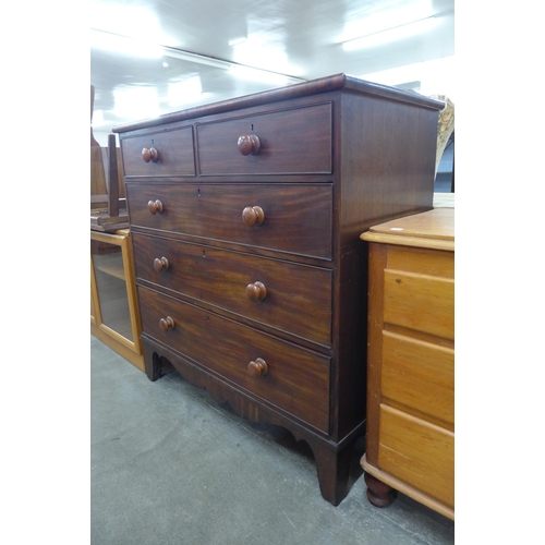 108 - A George III mahogany chest of drawers