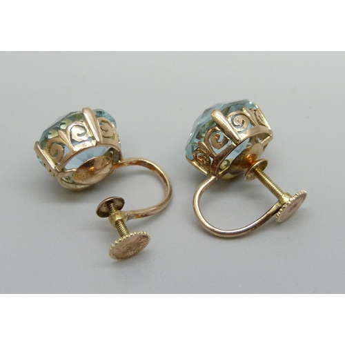 1159 - A pair of 14ct gold screw back earrings, 5.2g,  (11.6mm diameter stones)