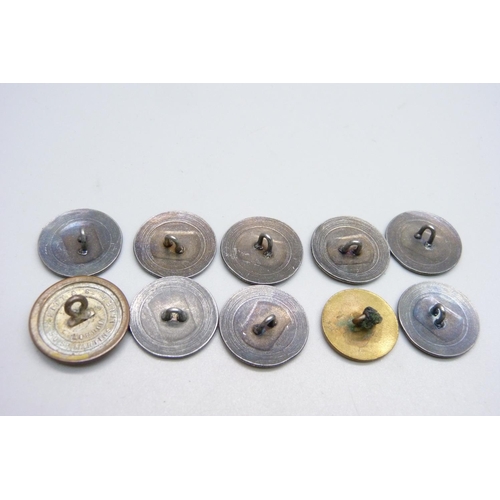 1015 - A collection of buttons, (7, 1 and 1)