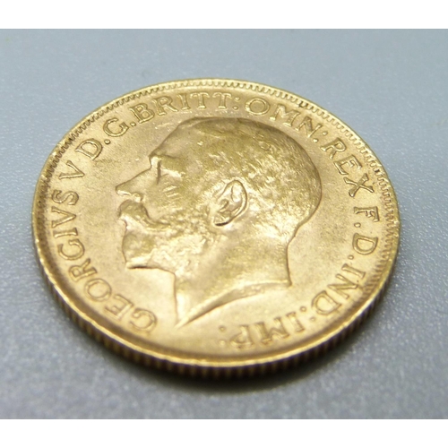 1043 - A 1913 gold full sovereign