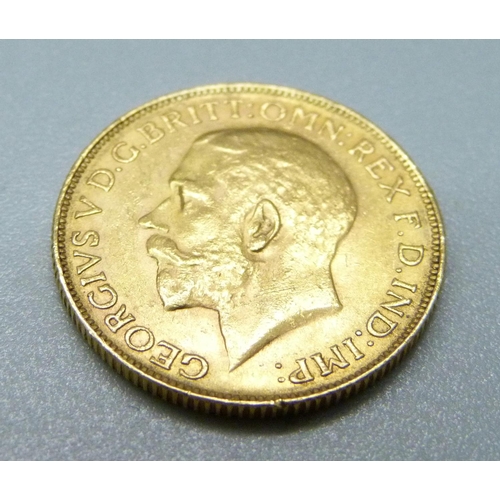 1046 - A 1928 gold full sovereign