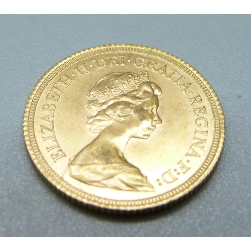 1079 - A 1976 gold full sovereign