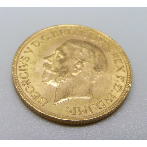 1106 - A 1930 gold full sovereign