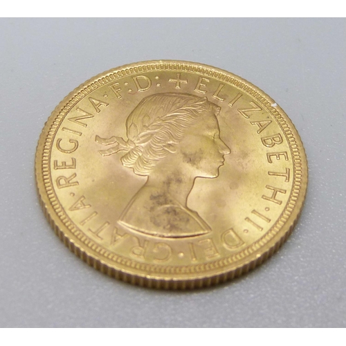 1109 - A 1958 gold full sovereign