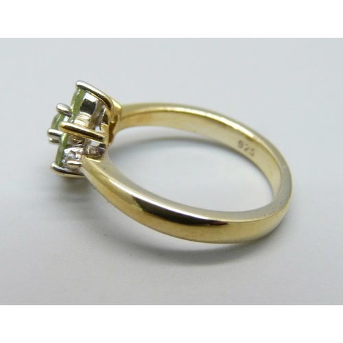 1113 - A silver gilt fluorite cluster ring, L