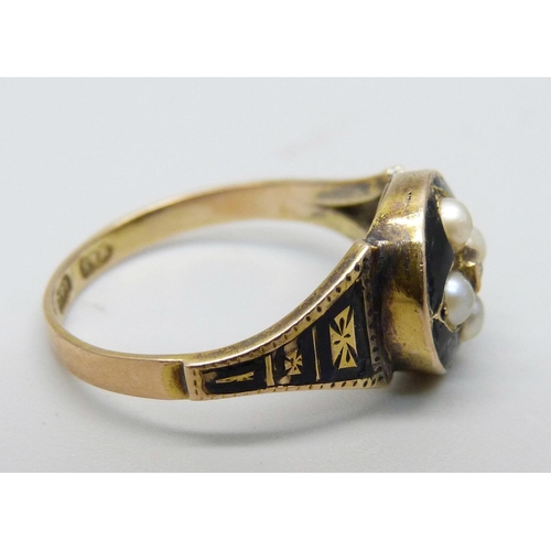 1156 - A 15ct gold, seed pearl, diamond and enamel mourning ring, 2.7g, O