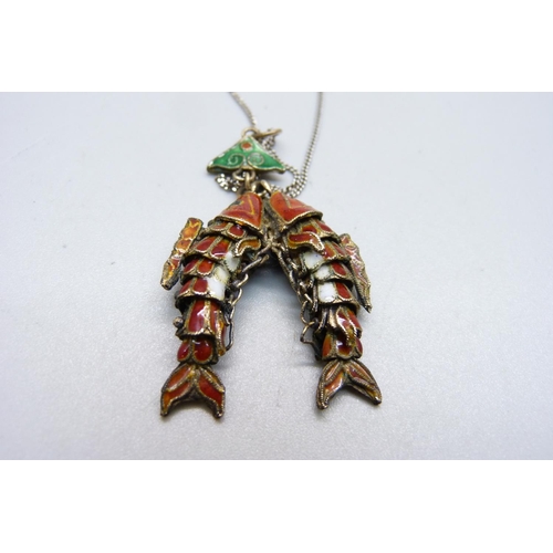 1161 - A vintage enamelled double fish pendant