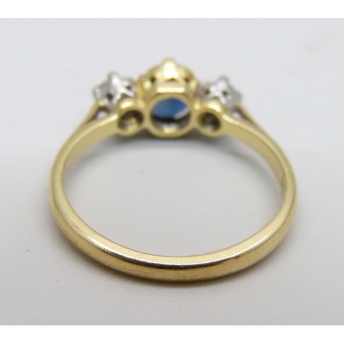 1178B - An 18ct yellow gold, sapphire and diamond ring, 2.9g, L