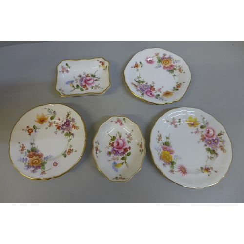 654 - Royal Crown Derby Derby Posies ware, five items, one a/f