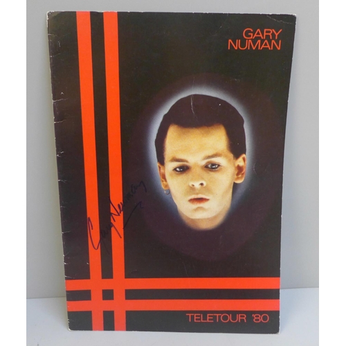 699 - An autographed programme, Gary Numan, 1980