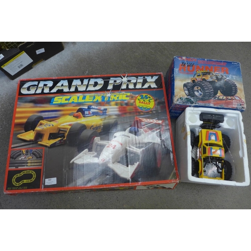 747 - A Grand Prix Scalextric set and Tandy remote control Wild Runner