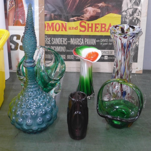 795 - Six items of art glass