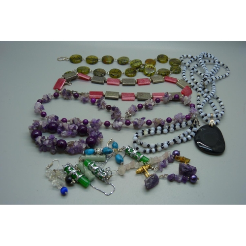 858 - Gemstone jewellery including necklaces, bracelets, earrings, etc.