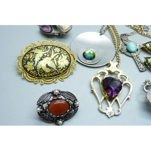 876 - Jewellery including Celtic, Toledo and 1960's pendant