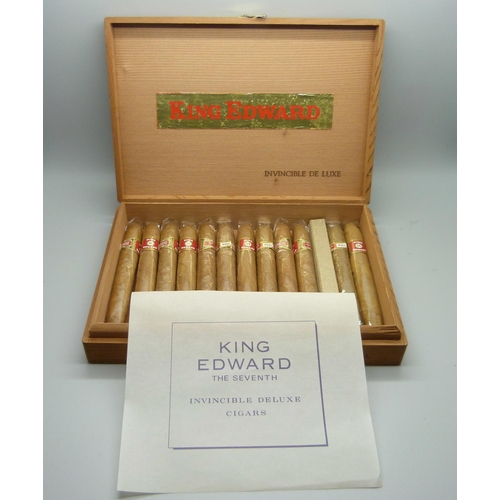 891 - Twelve King Edward Invincible Deluxe cigars, boxed