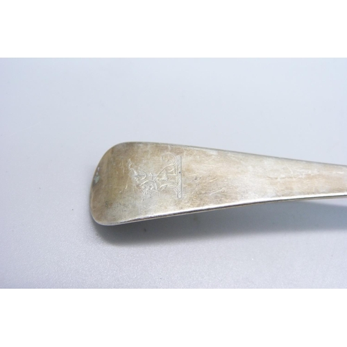 935 - A silver tablespoon, 76g