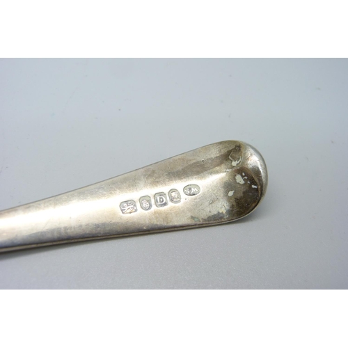 935 - A silver tablespoon, 76g