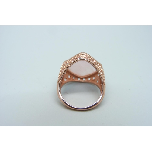 970 - A silver gilt and rose quartz ring, with certificate, N