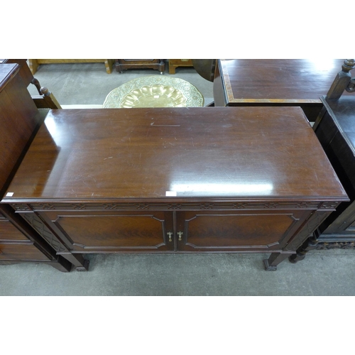 109 - An Edward VII Chippendale Revival mahogany two door washstand